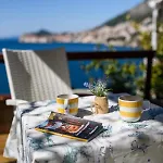 Sea Whisper Apartment